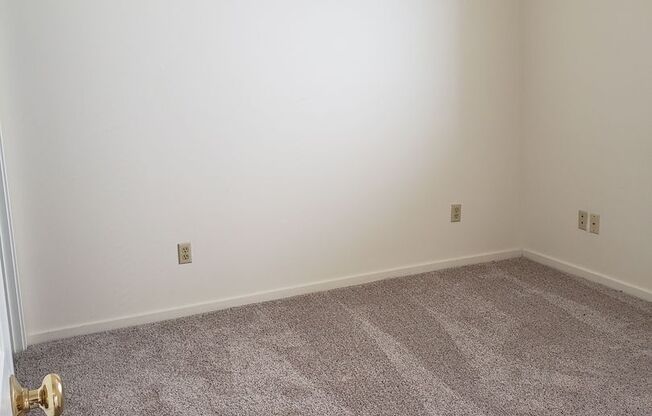 2 beds, 2 baths, $1,395, Unit 216