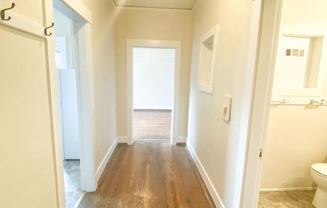 1 bed, 1 bath, 875 sqft, $1,395, Unit 109