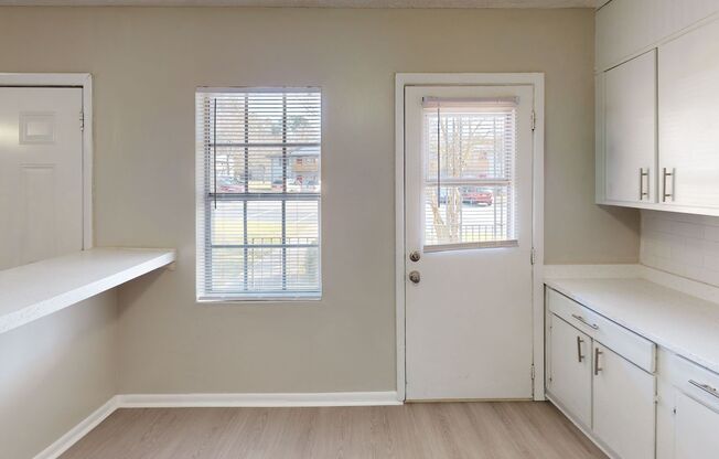 2 beds, 1 bath, 770 sqft, $1,100, Unit K1