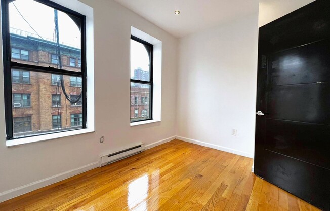 342 MANHATTAN AVE