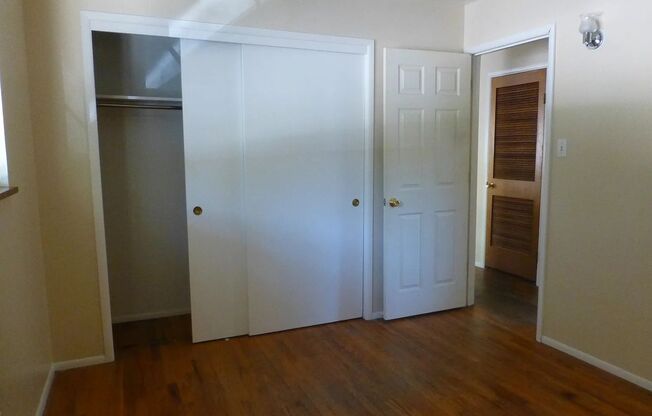 2 beds, 1 bath, $1,910