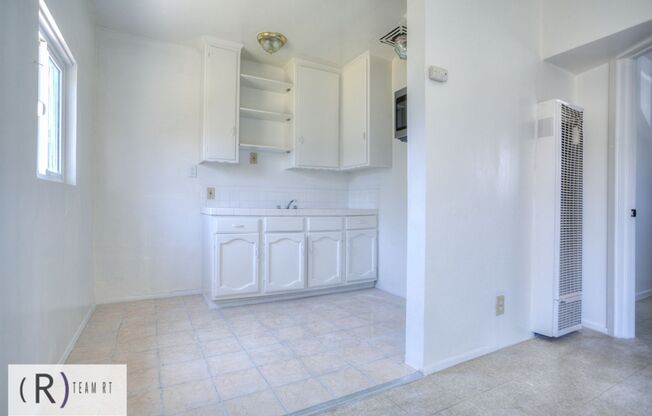 1 bed, 1 bath, 415 sqft, $1,600, Unit 1003 Simmons Ave