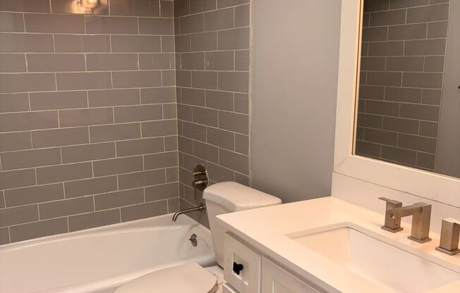 2 beds, 1 bath, 830 sqft, $1,395, Unit 53