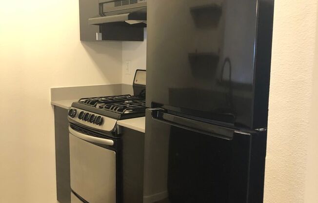 1 bed, 1 bath, $1,300, Unit Unit 3