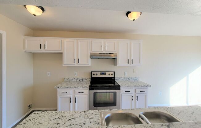 3 BEDROOM 2 BATH 2 STORY HOME 4 PLEX END  UNIT A FREE RENT OAC