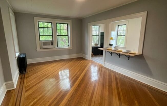 1 bed, 1 bath, 700 sqft, $2,225, Unit B10