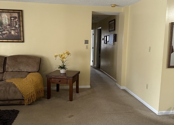 2 beds, 2 baths, 1,280 sqft, $2,800, Unit 201