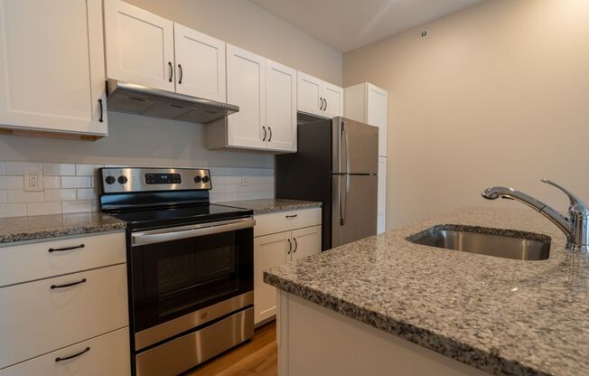 1 bed, 1 bath, 579 sqft, $1,400, Unit 24