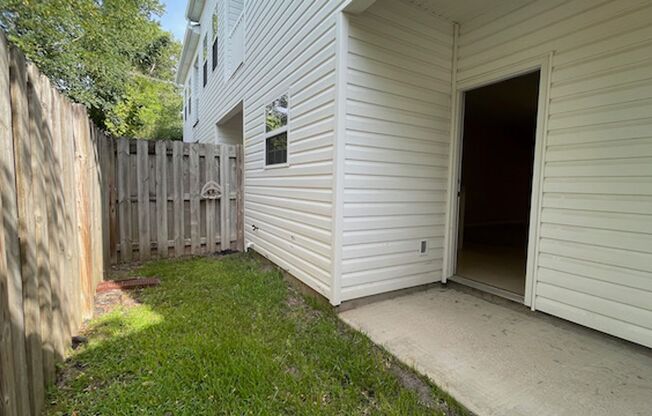 2 beds, 2.5 baths, $1,950