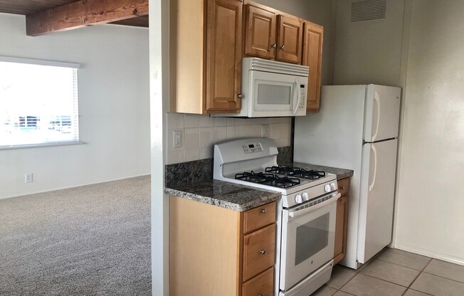 2 beds, 1 bath, $2,650, Unit 8