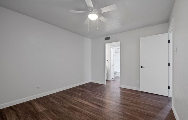 2 beds, 2 baths, 940 sqft, $1,499, Unit 424