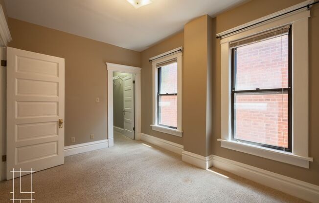 2 beds, 1 bath, $1,885, Unit 860 Summit St.