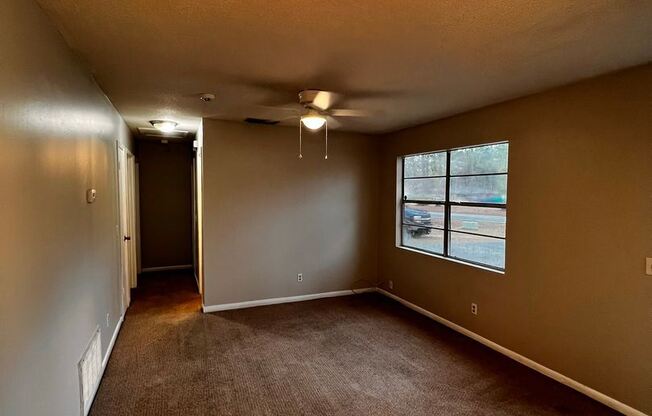 915 Greenbriar Rd