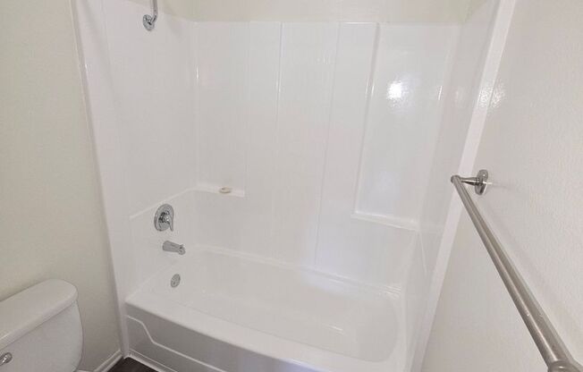 1 bed, 1 bath, 713 sqft, $2,075, Unit A128