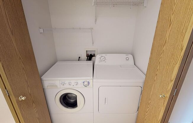 2 beds, 1 bath, 840 sqft, $1,275, Unit 1240-19