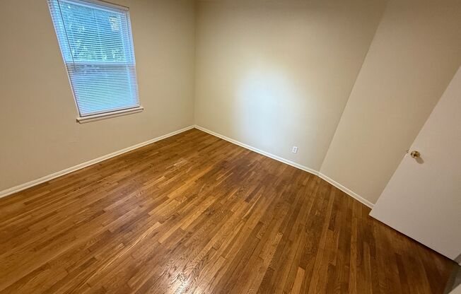 1 bed, 1 bath, 750 sqft, $895, Unit #13