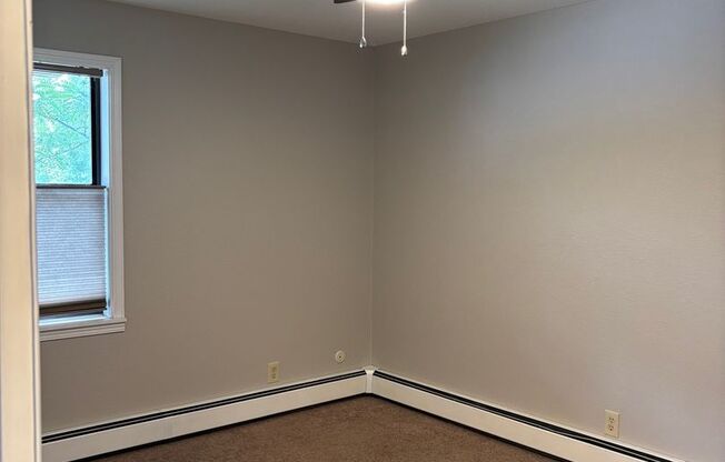 2 beds, 1 bath, 750 sqft, $1,750, Unit 12
