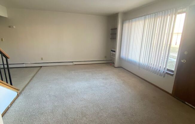 3 beds, 1.5 baths, 1,066 sqft, $1,499, Unit 5182 03