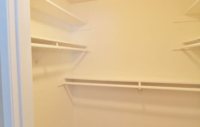 Baywind Apartment Homes Bedroom Walk-in Closet