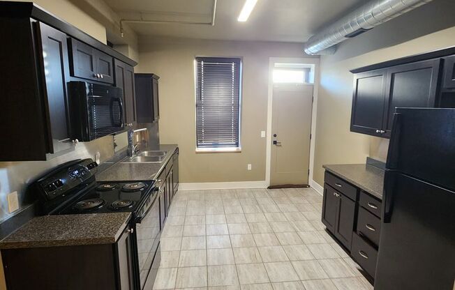 1 bed, 1 bath, 1,043 sqft, $1,350, Unit 901