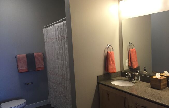 3 beds, 2.5 baths, $2,395, Unit 343