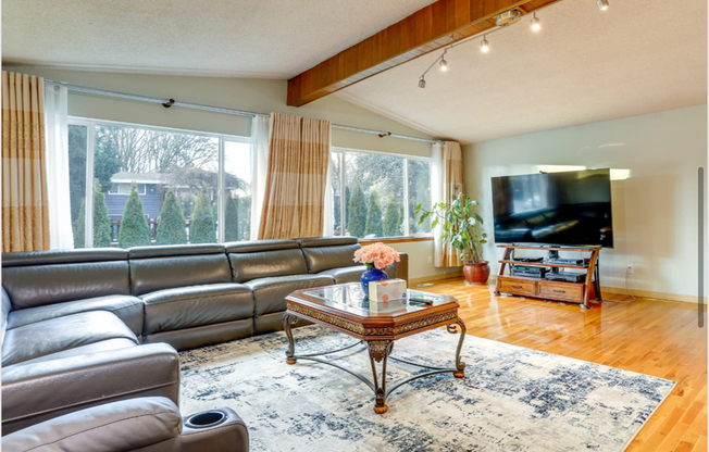 10010 51 AVE S