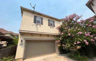 Beautiful 4 bed 3 bath home available for rent near Natomas!