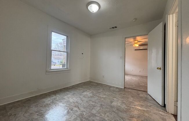 2 beds, 1 bath, $750