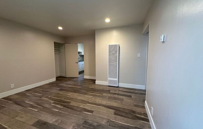 2 beds, 1 bath, $1,795, Unit 271304