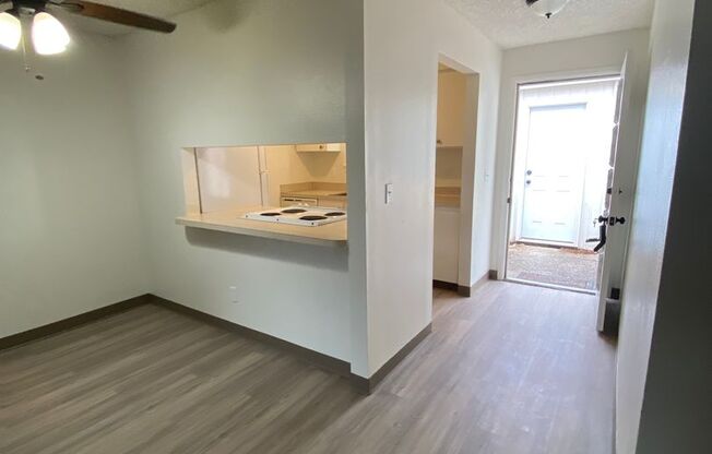 3 beds, 1 bath, $1,650, Unit 374W