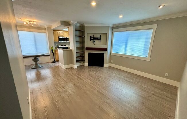 Beautiful 2 BD, 1.5 BA condo w/1 car detached garage for rent in University Heights!