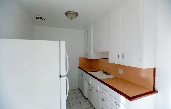 1 bed, 1 bath, 650 sqft, $2,100, Unit 20