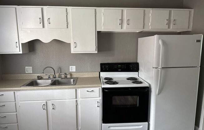 2 beds, 1 bath, 750 sqft, $945, Unit B05 1038 11