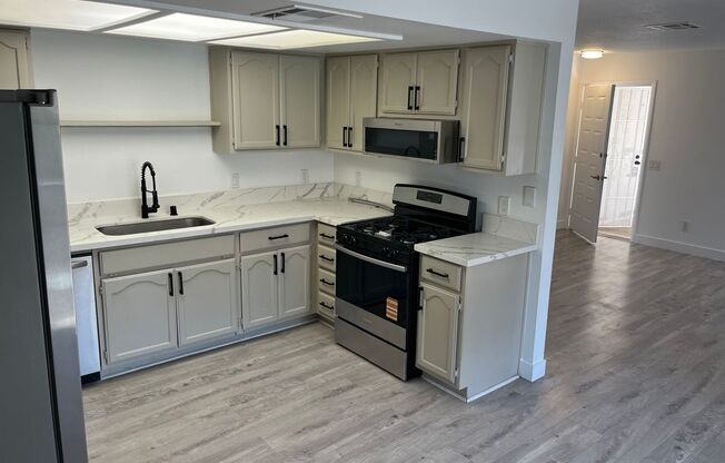 Experience easy living in this bright and open condo!