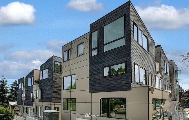 Sophisticated Modern Rowhome in the Heart of Wallingford