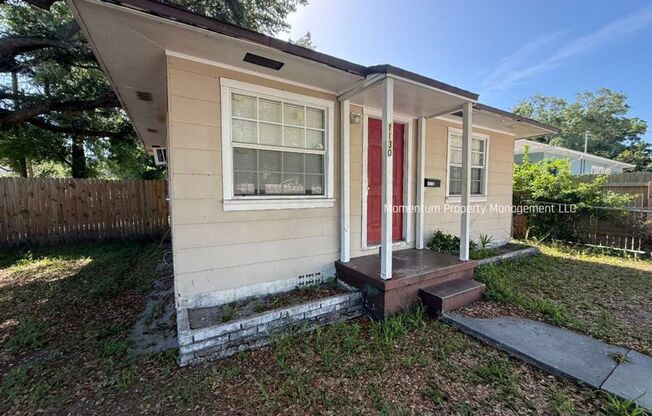 Cozy 1 Bedroom Single Family Home in St. Pete!