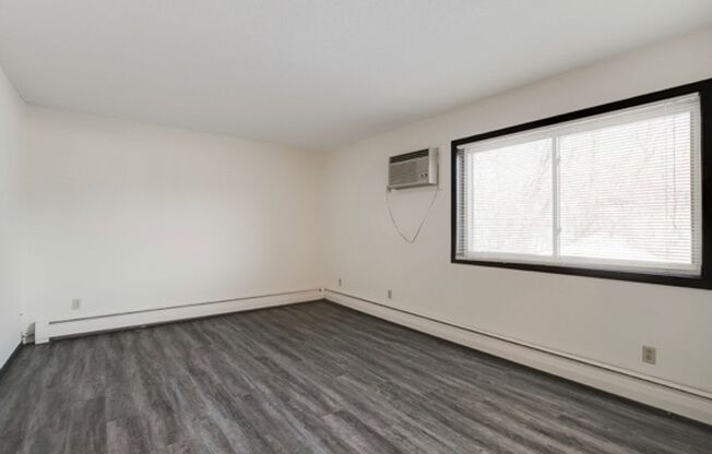 2 beds, 1.5 baths, 1,060 sqft, $1,325, Unit 7700-309