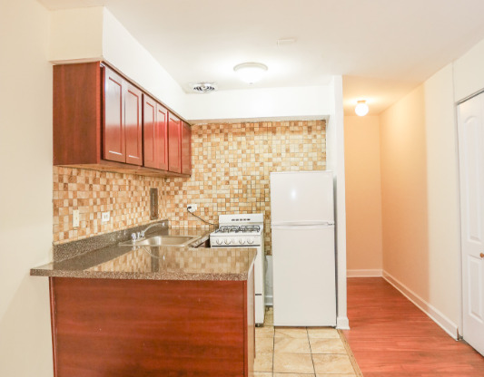 1 bed, 1 bath, 700 sqft, $1,350