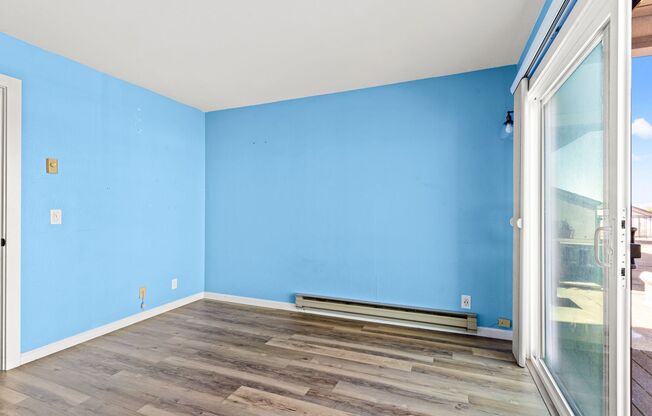 Shoreline Serenity: Modern Condo Steps from Alameda Beach
