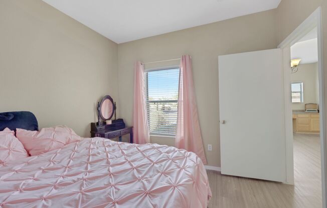 2 beds, 2 baths, $1,700, Unit # 1711