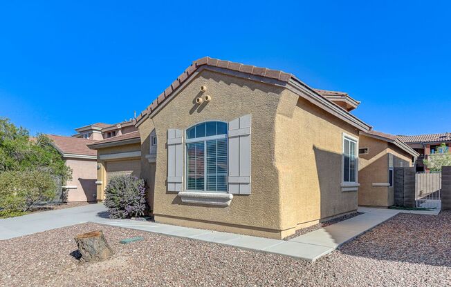 3 Bedroom Single Story Home in Henderson!!