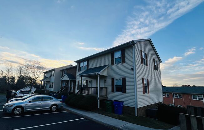 2 Bedroom, 1 Bath Apartment