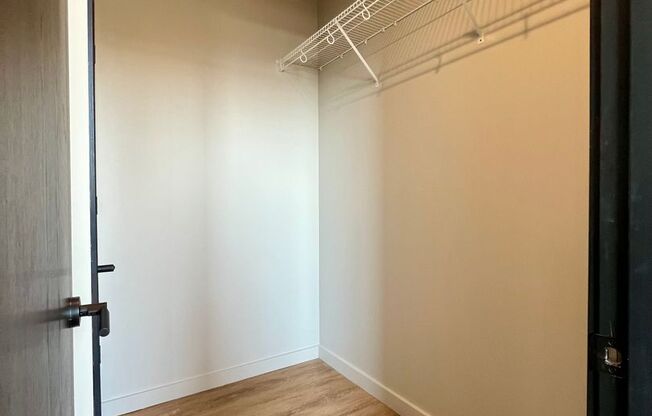 1 bed, 1 bath, 750 sqft, $1,375, Unit 403