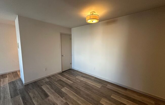 2 beds, 1 bath, $1,395, Unit 322