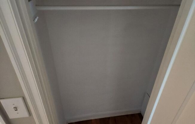 2 beds, 1 bath, 897 sqft, $2,205, Unit G-10