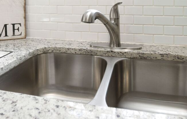 3 beds, 2.5 baths, 1,510 sqft, $1,525, Unit 25-E