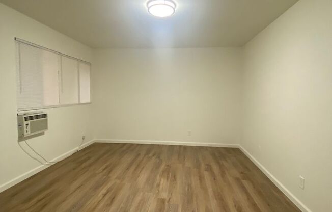 2 beds, 1 bath, $2,100, Unit Downstairs