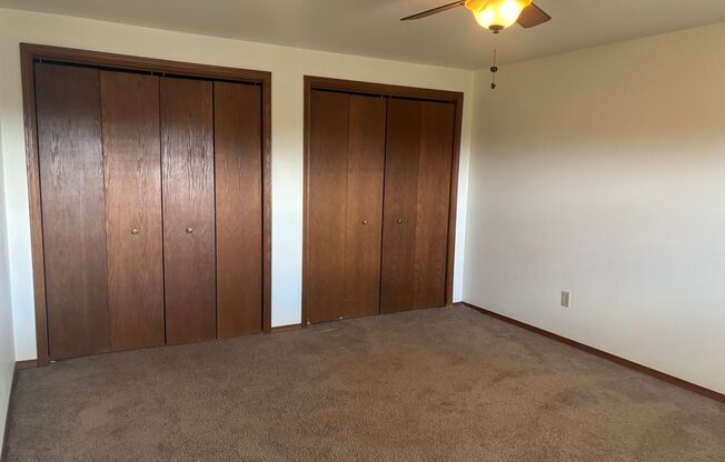 1 bed, 1 bath, 1,078 sqft, $1,229, Unit 1401 092