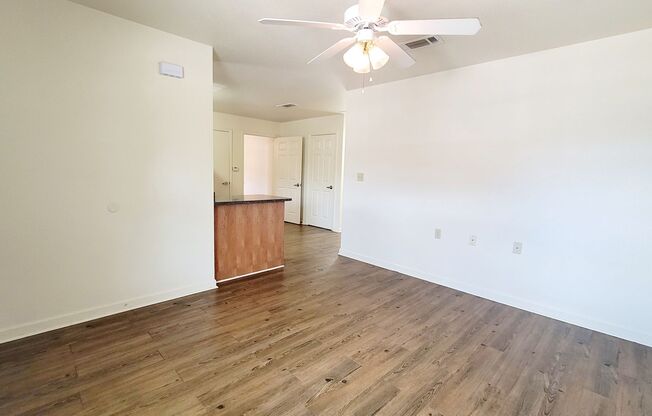 2 beds, 1 bath, 767 sqft, $796, Unit H-3