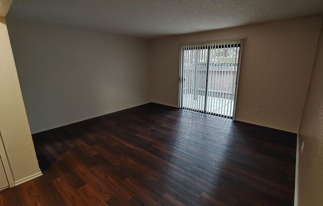 2 beds, 1 bath, 900 sqft, $1,585, Unit 1870-101